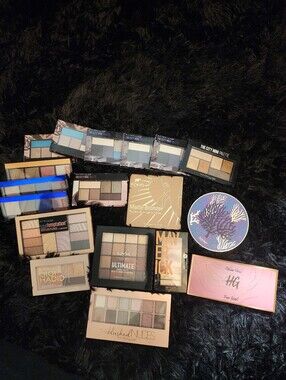 18 pc Eyeshadow and bronzer lot of revlon maybelline kokie tarte violet Voss nyx